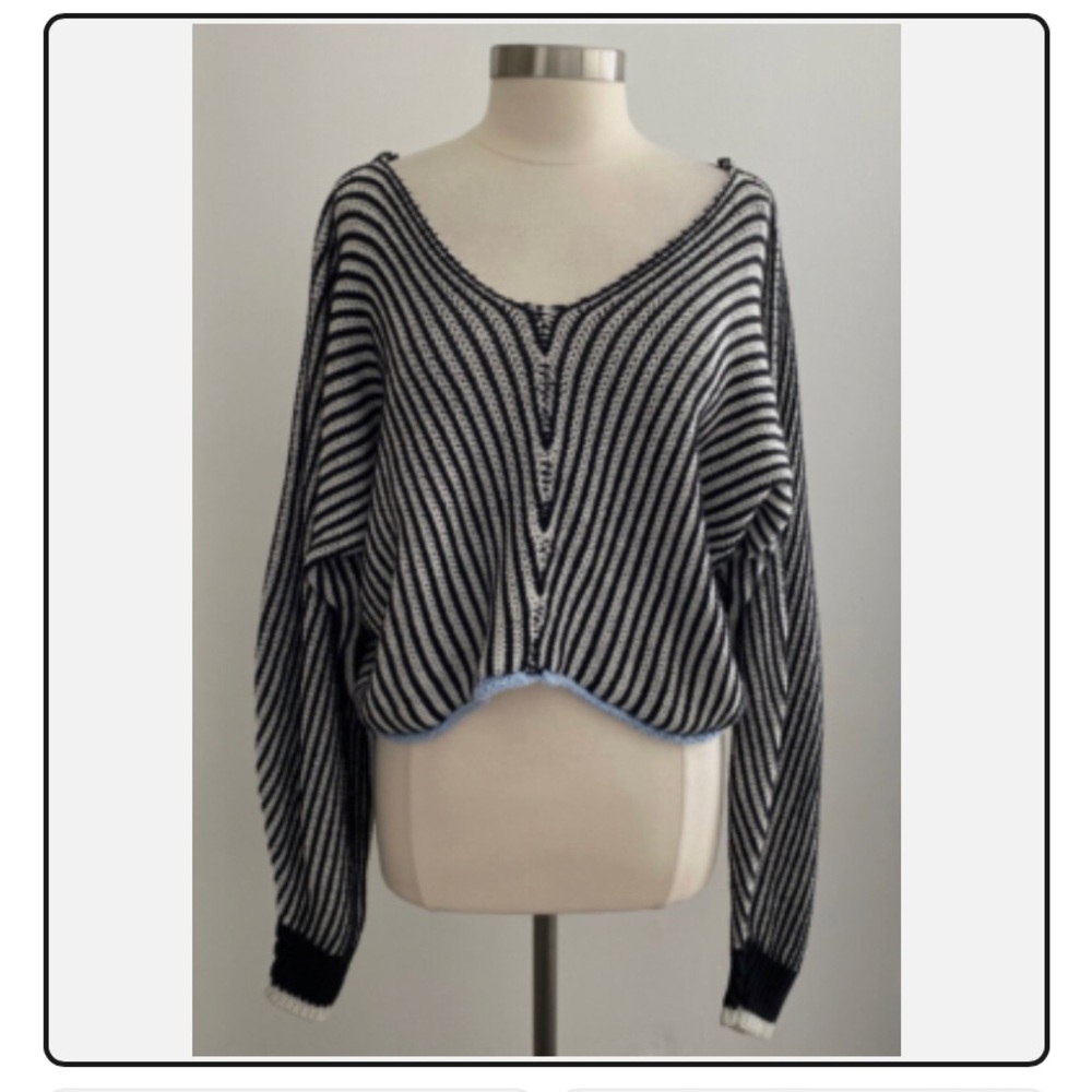 URBAN OUTFITTERS Striped Black and White Women's Cropped Sweater